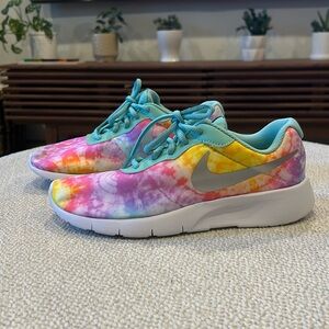 Nike Tanjun Print Tropical Twist Tie Dye 6 Youth